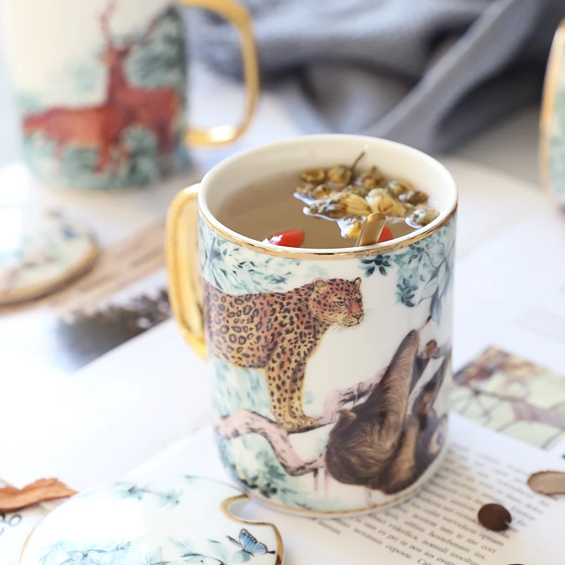 Креативная керамическая кружка в английском стиле с золотыми животными