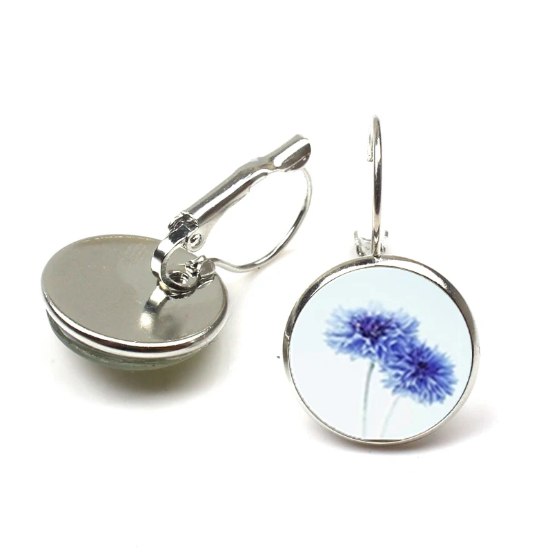 Новые серьги гвоздики Cornflower в виде синего цветка с фотографией стиле