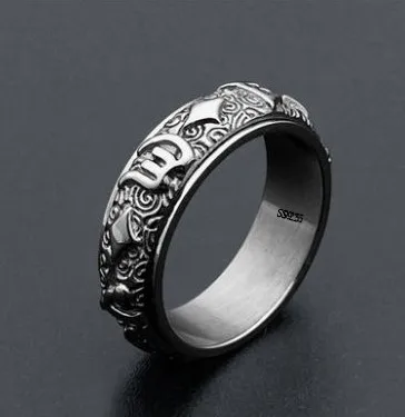 

Женское кольцо из серебра 925 пробы