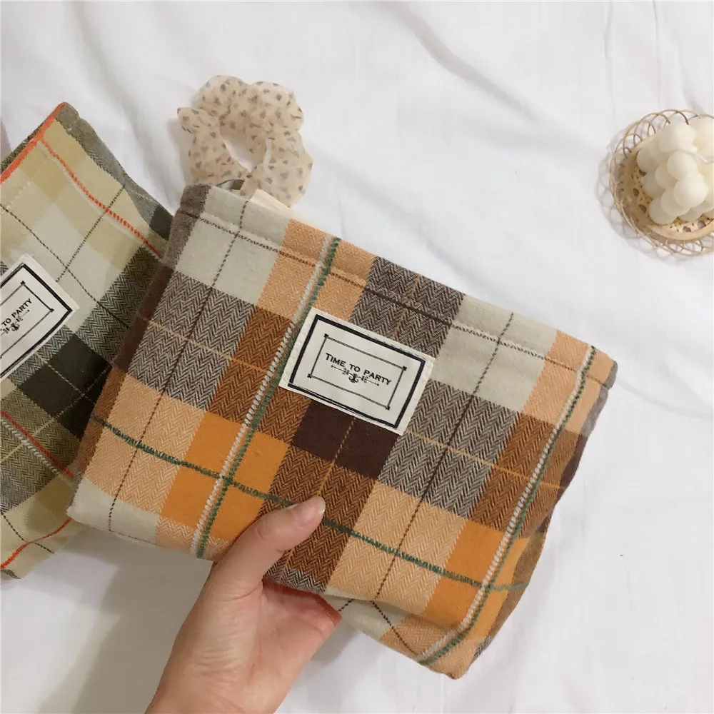 

Korean Frosted Cotton Plaid Cosmetic Bag Zipper Make Up Cosmetic Pouch Travel Beauty Storage Bag Women Casual Hand Bag 2020 New