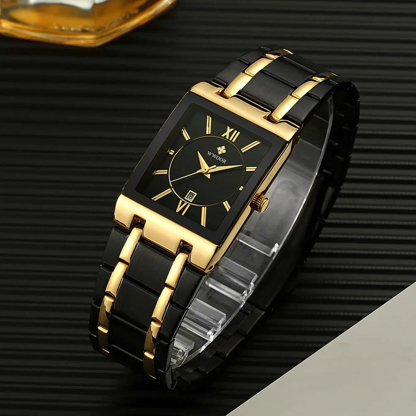 WWOOR Brand Luxury Gold Bracelet Men's Watches Fashion Square Quartz Wrist Watch For Men Stainless Steel Waterproof Reloj Hombre