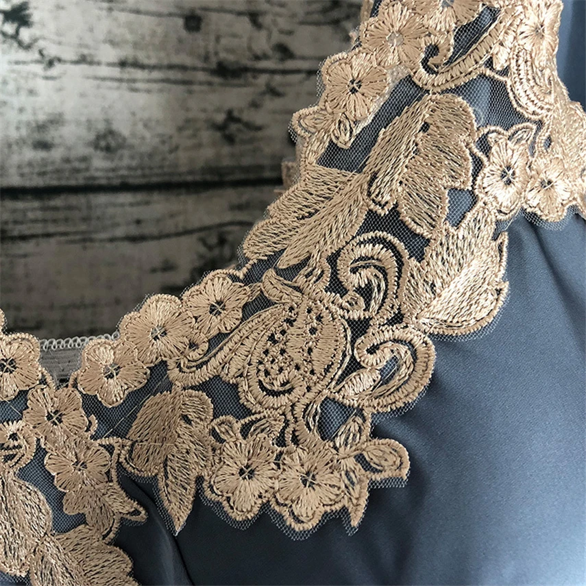 

2020 Women Sexy Satin Sleepwear Pajamas Set Polyester Home Wear Sexy Embroidery Lace Lounge Chest Pads Silk Night PIjama Clothes