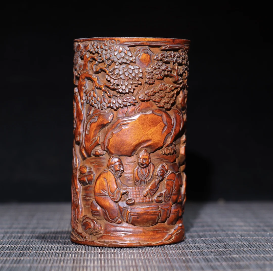 

4"Tibet Temple Old Boxwood Hand-carved Game under the pine tree Pen holder Old man playing chess Office Ornaments Pen holder