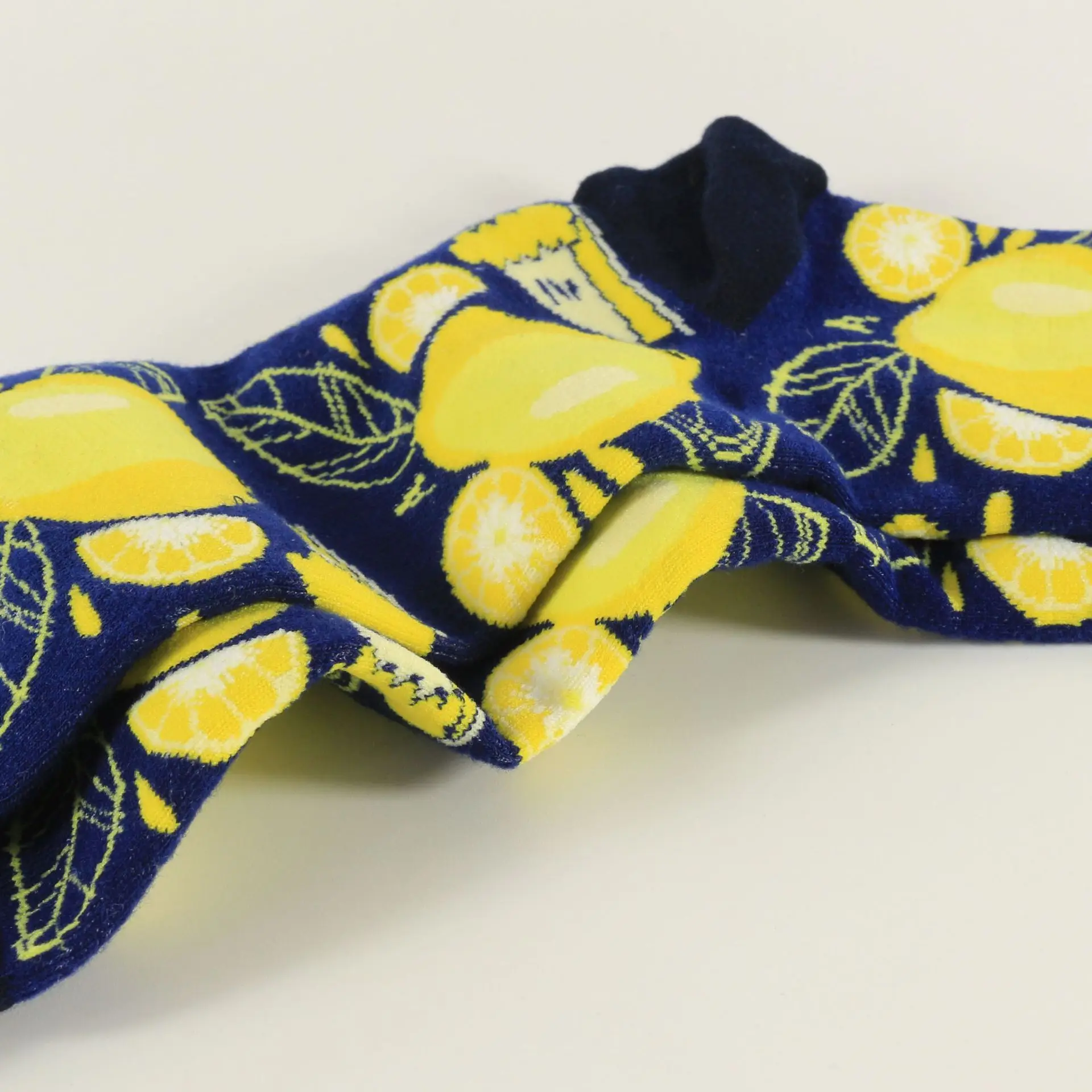 

Autumn and winter new men women in the tube colored fruit avocado lemon cotton socks