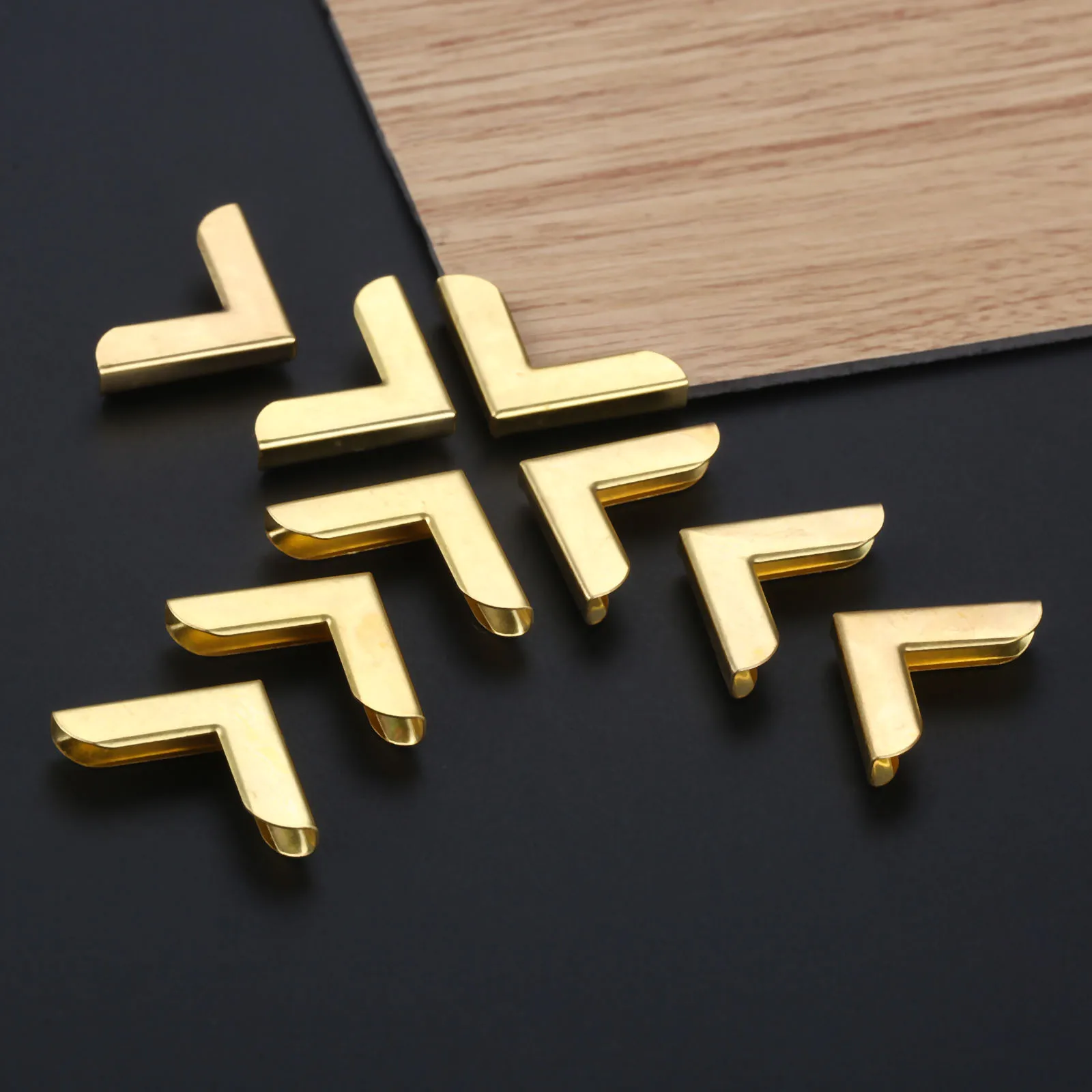 

Угловые защитные пленки для книг 20 шт.