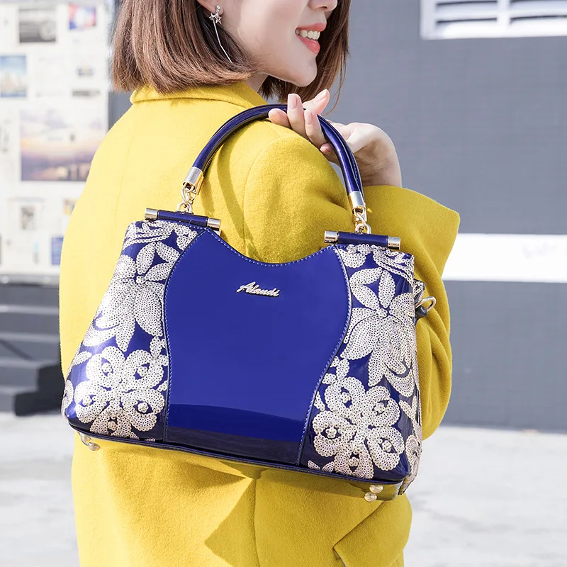 

2021 New Fashion Luxury Embroidery Large Capacity Portable Tote Bag All-match Diagonal Shoulder Bag High Quality Retro Handbag