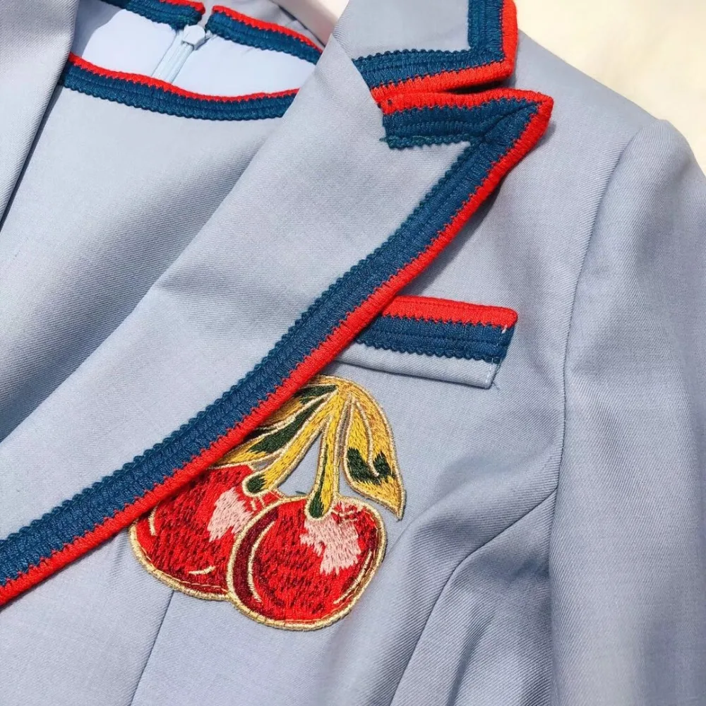 Осень Новая Европейская и американская Женская одежда с длинным рукавом, пальто с вышивкой вишни, платье на бретелях, костюм из двух предметов