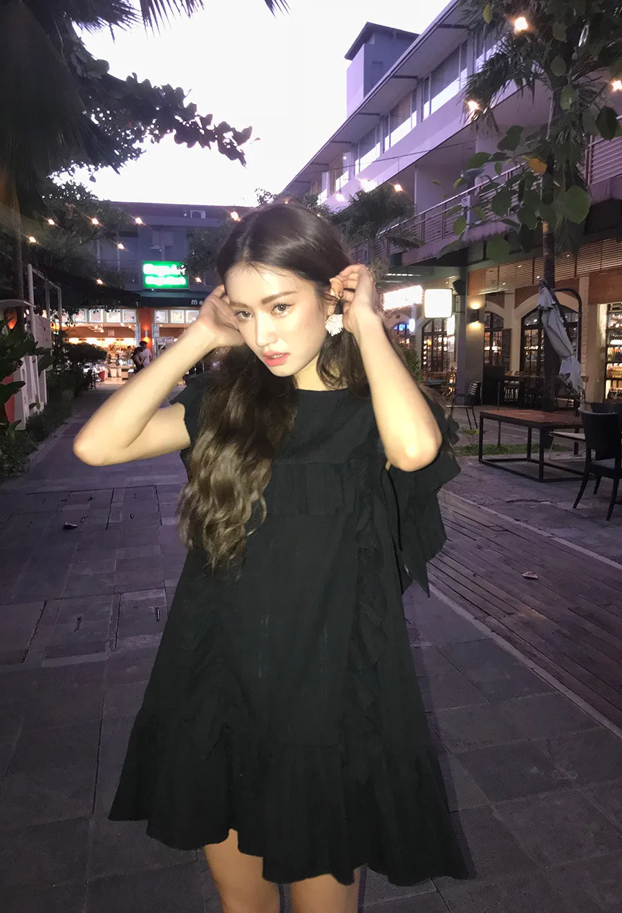 

New Korean Style White Ruffles Dress Harajuku Fashion Celebrity Inspired Pleated Dresses Woman Party Night Mini Dress 2020