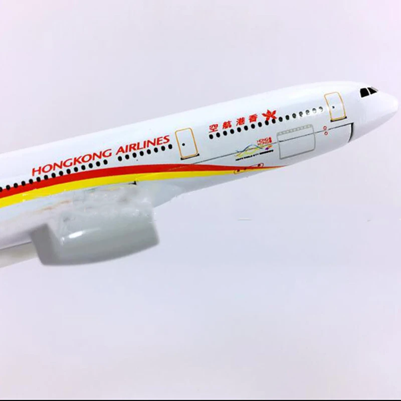 Фото 1/400 масштаб 16 см Airbus A330 Hong Kong Airlines Самолет из сплава игрушечные модели самолетов 1/400 масштаб 16 см Airbus A330 Hong Kong Airlines Самолет из сплава игрушечные модели самолетов