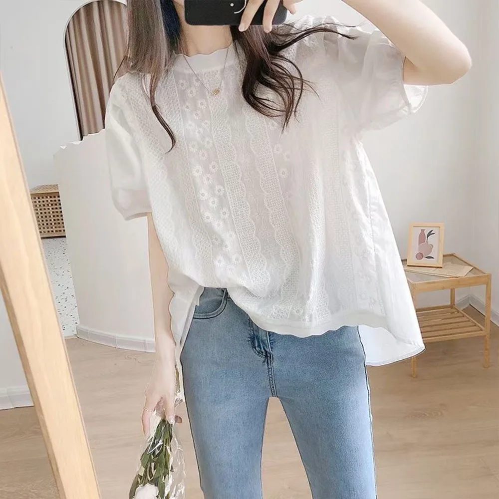 

2021 Korean Fashion Summer Lace Round Neck Puff Sleeve Blouse Solid Color Embroidery Summer Casual Loose Temperament