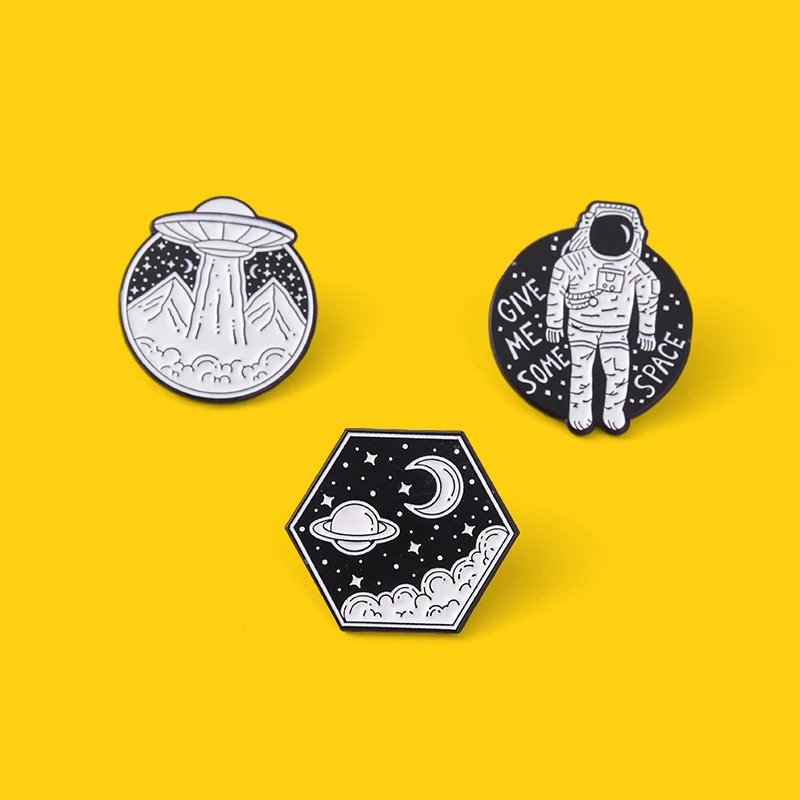 

Universe Series Enamel Lapel Pin UFO Astronauts Planet Moon Brooches Clothes Backpack Badge Gifts for People Who Love Space