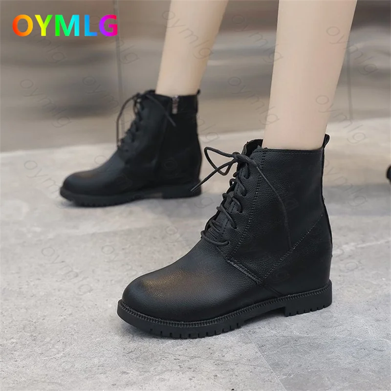 

Новые осенне-зимние черные небольшие короткие сапоги 2021 из хлопка с кружевом на низком каблуке простые сапоги Женские однотонные сапоги с б...