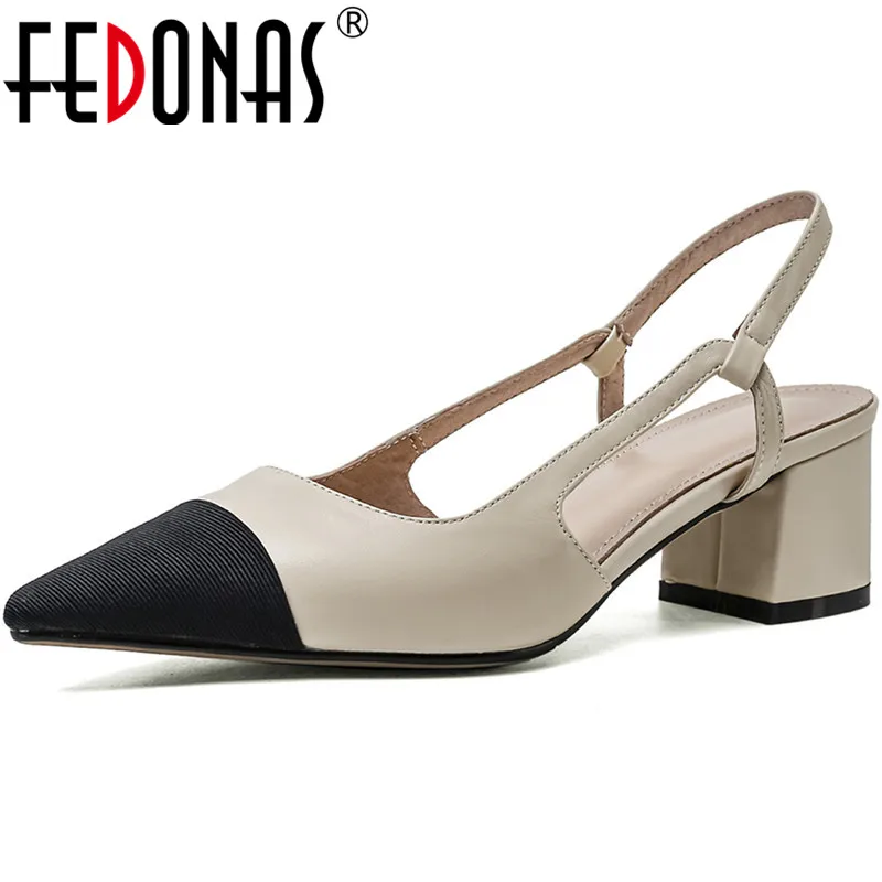 Женские босоножки с острым носком FEDONAS черные из натуральной кожи на высоких