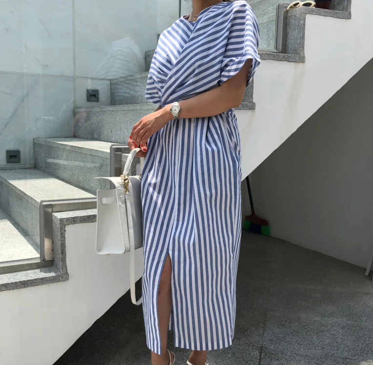 Женское платье с круглым вырезом LANMREM свободное корейское в полоску короткими