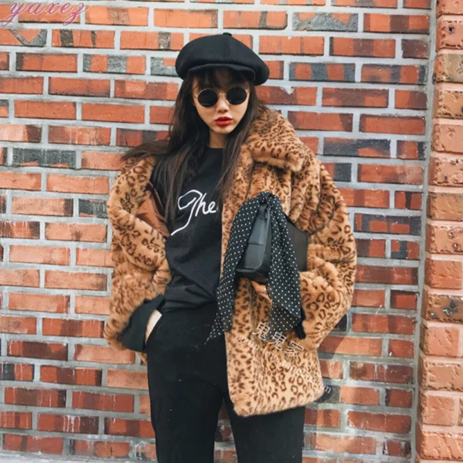 

Женская зимняя куртка из искусственного меха с леопардовым принтом, пушистый Повседневный Кардиган свободного покроя с большим отворотом, ...