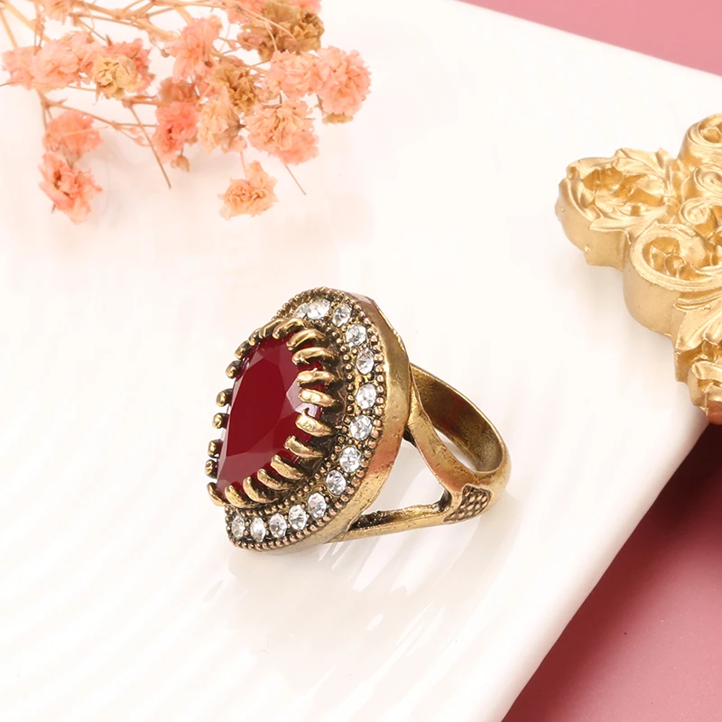 Женское кольцо с крупным Черным Камнем винтажное красное обручальное в стиле