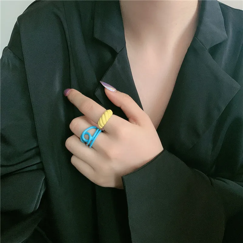 

Korean Fashion Geometric Chain Hand-painted Open Ring for Women New Trendy Solid Color Twisted Croissant Rings Party Jewelry