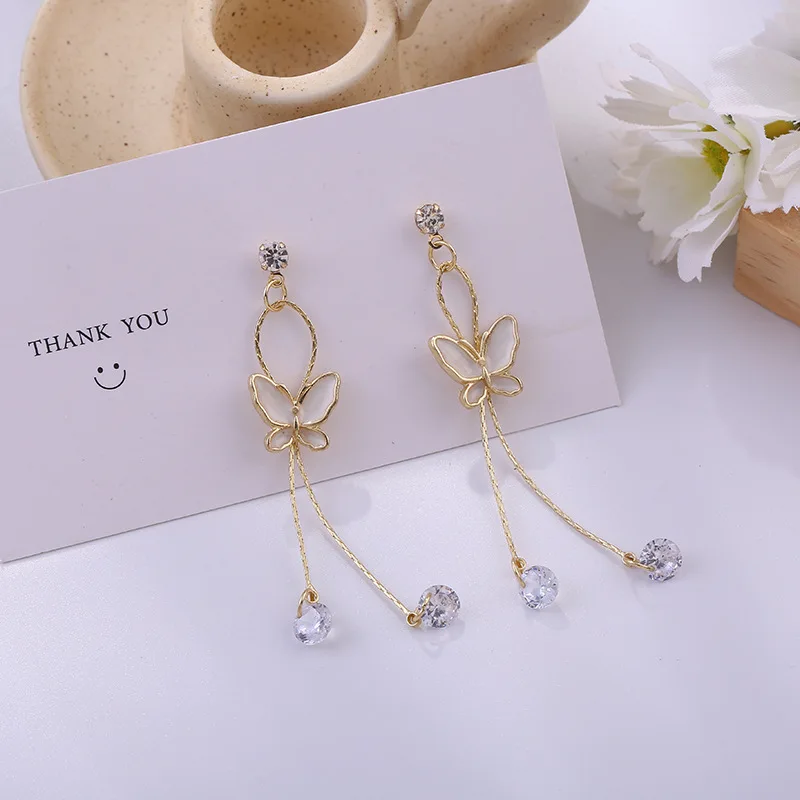 

2020 New Fashion Shiny Crystal Metal Butterfly Drop Earrings Korean Sweet Long Tassel Women Rhinestone Clip On Earrings Jewelry