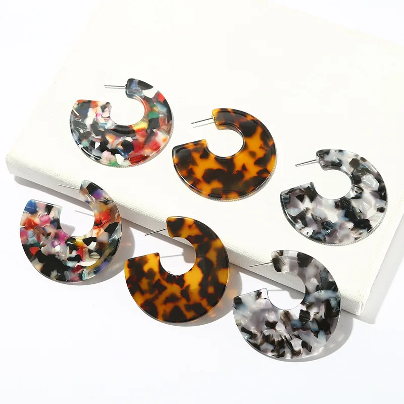 

Новые винтажные многоцветные серьги-кольца с леопардовым принтом в форме C для женщин, модные круглые серьги-подвески из смолы, вечерние юве...