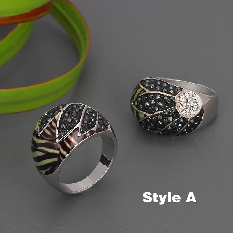 TIRIM с леопардовым принтом и черными кристаллами ручной работы Комплект: кольца