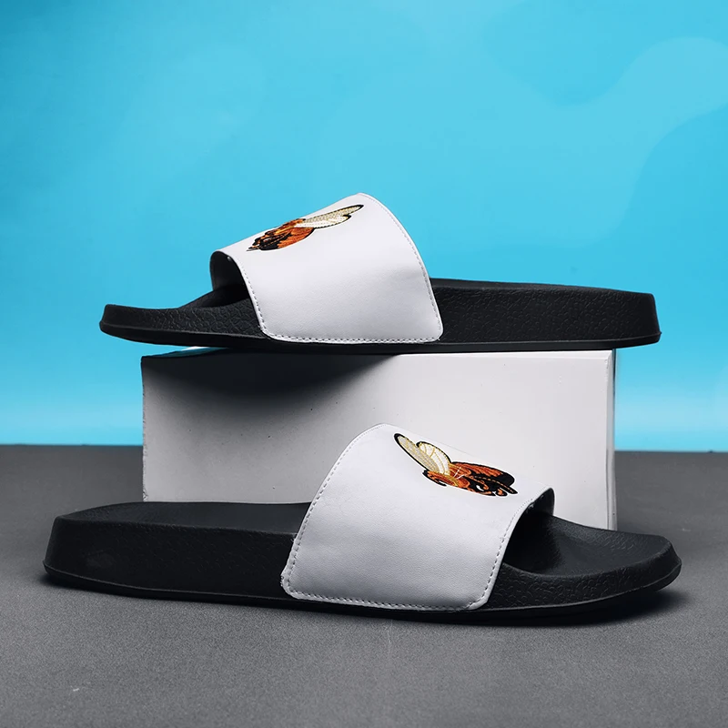 

2021 new summer men's shoes outdoor comfortable and breathable slippers high quality thick-soled non-slip slippers