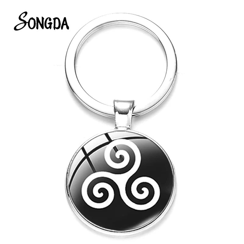 

Triskele Triskelion Ancient Celtics Symbol Keychain Teen Wolf Keyring Handicraft Art Photo Glass Dome Key Chain Vintage Jewelry