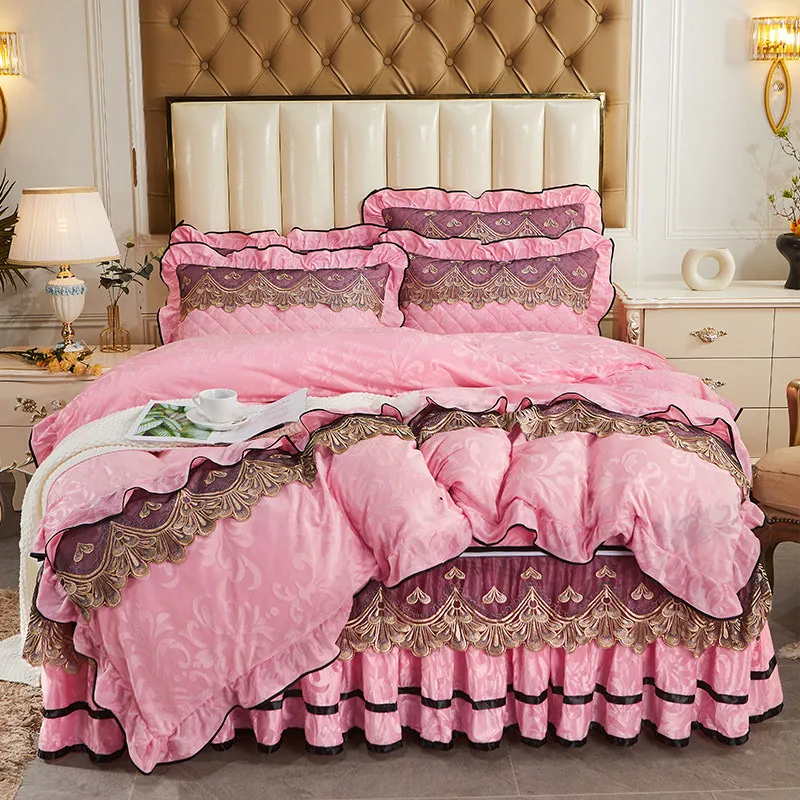 

European Velvet Luxury King Size Bedding Set Embossed Lace Soft Duvet Cover Set Queen Detachable Bedskirt with 2 Pillowcases