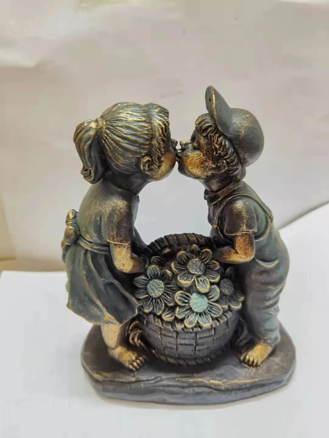 Взрослая детская садовая статуя мальчика с светлячками-садовое украшение