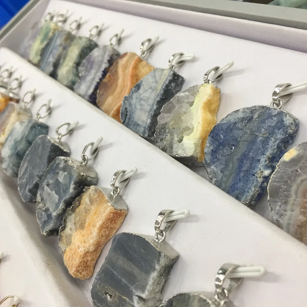 

Irregular -plated Grey Agates Pendant Reiki Healing Natural Stone Amulet DIY Jewelry Personality Gift Size 25x32mm