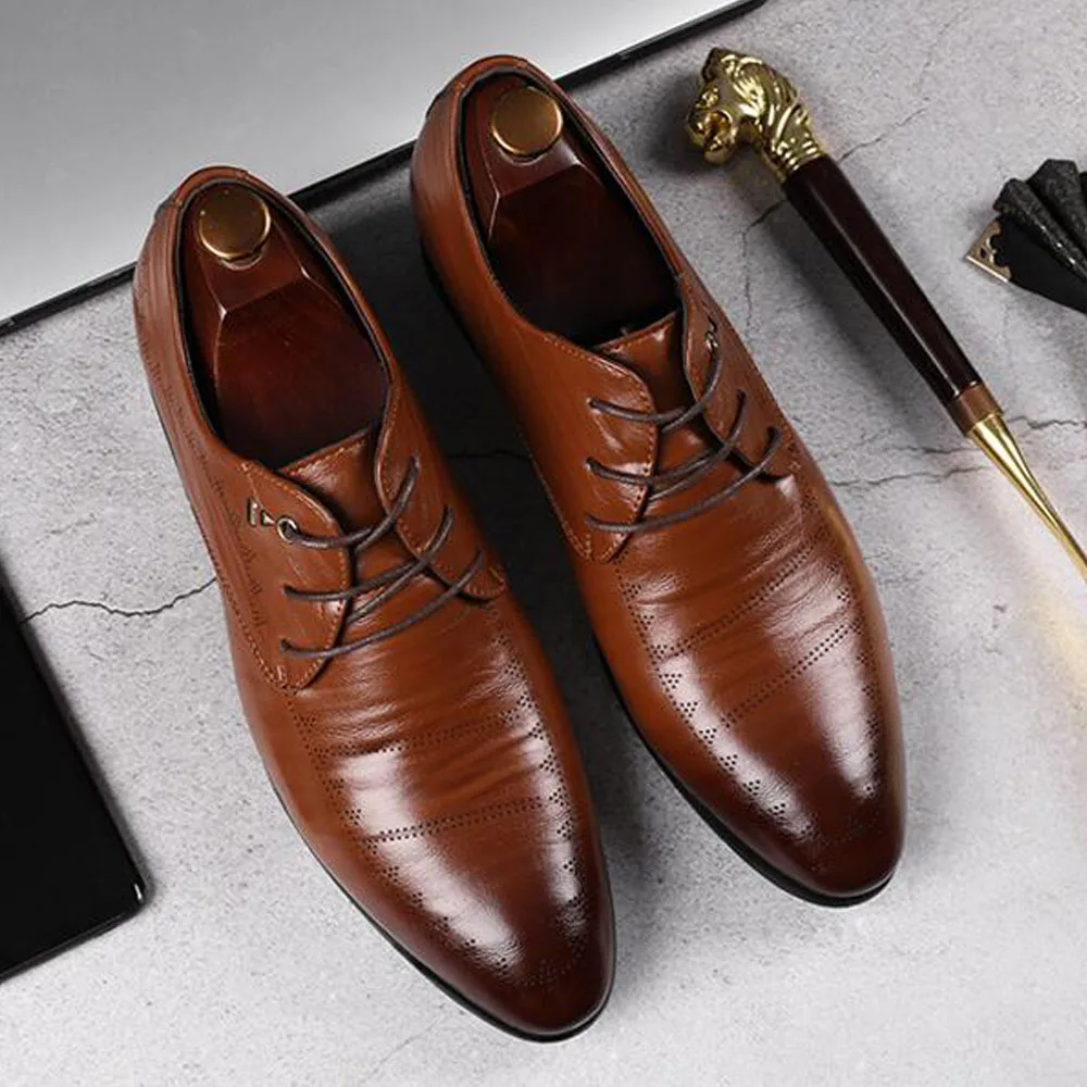 Мужские туфли оксфорды из лакированной кожи с острым носком черные деловые для