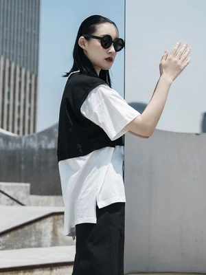 

Original designer dark style short before and after the long loose large size fake two short-sleeved t-shirts