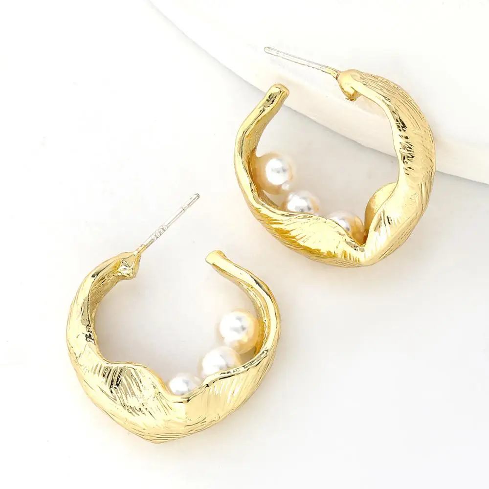 

Dvacaman Geometric Irregular C Shaped Metal Hoop Earrings for Women Vintage Simulated Pearl Statement Earrings Jewelry Wholesale