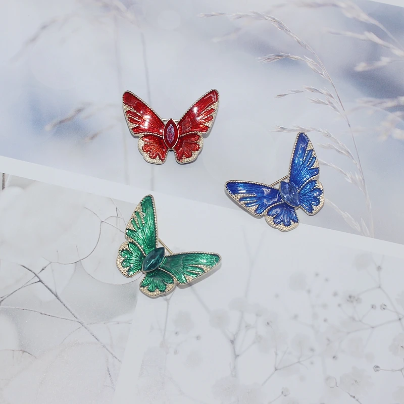 Новая цветная эмалированная брошь в виде бабочки с кристаллами летние
