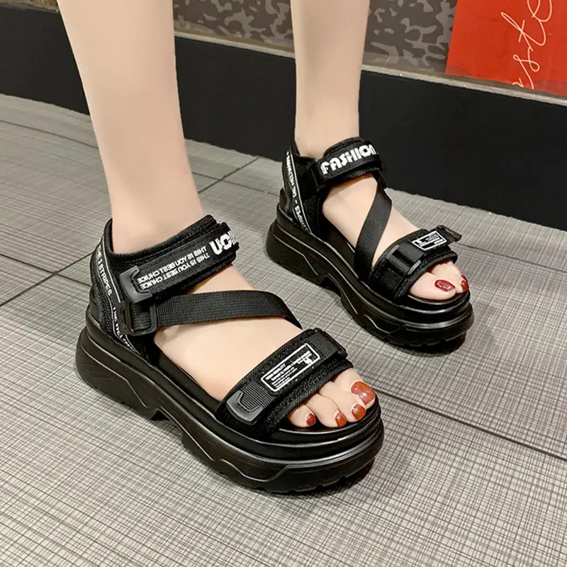 2019 летние женские босоножки на платформе массивной подошве в римском стиле