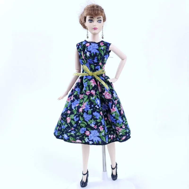 Элегантное белое пальто и платье Royalblue с цветочным рисунком в сельском стиле для