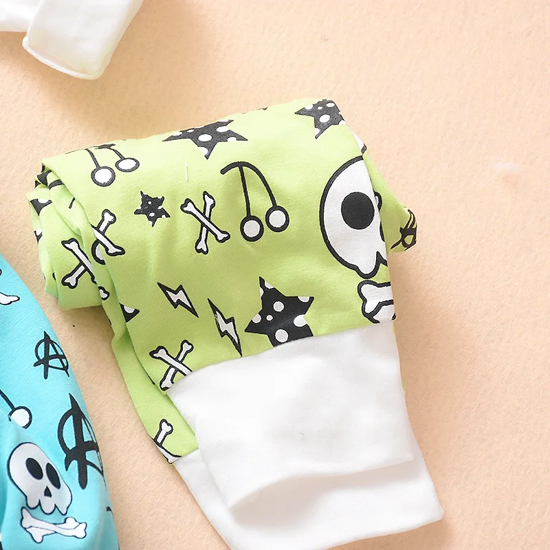 Три футболки с черепом + брюки шапочка костюмы для малышей и младенцев в Европе