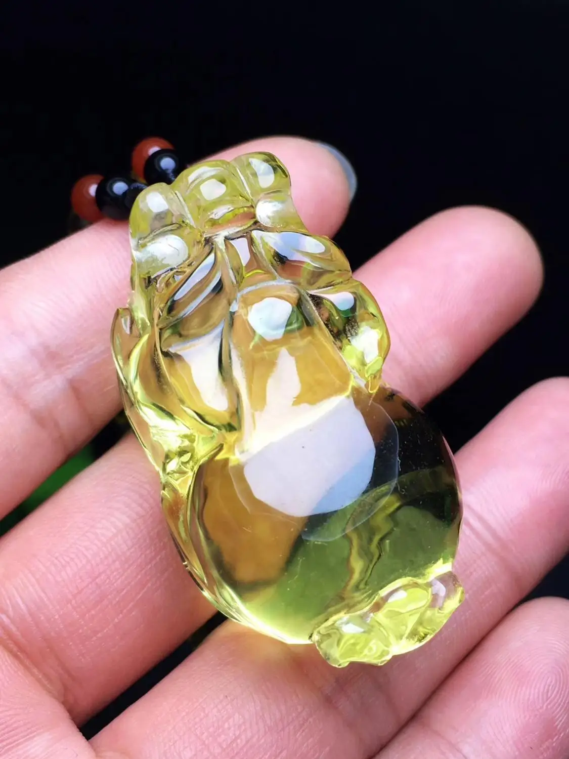 Online Natürliche Gelbe Citrin Quarz 48x28x22mm Kristall Anhänger Edelstein Frauen Pi Xiu Wohlhabenden Stein Mode Halskette AAAAA