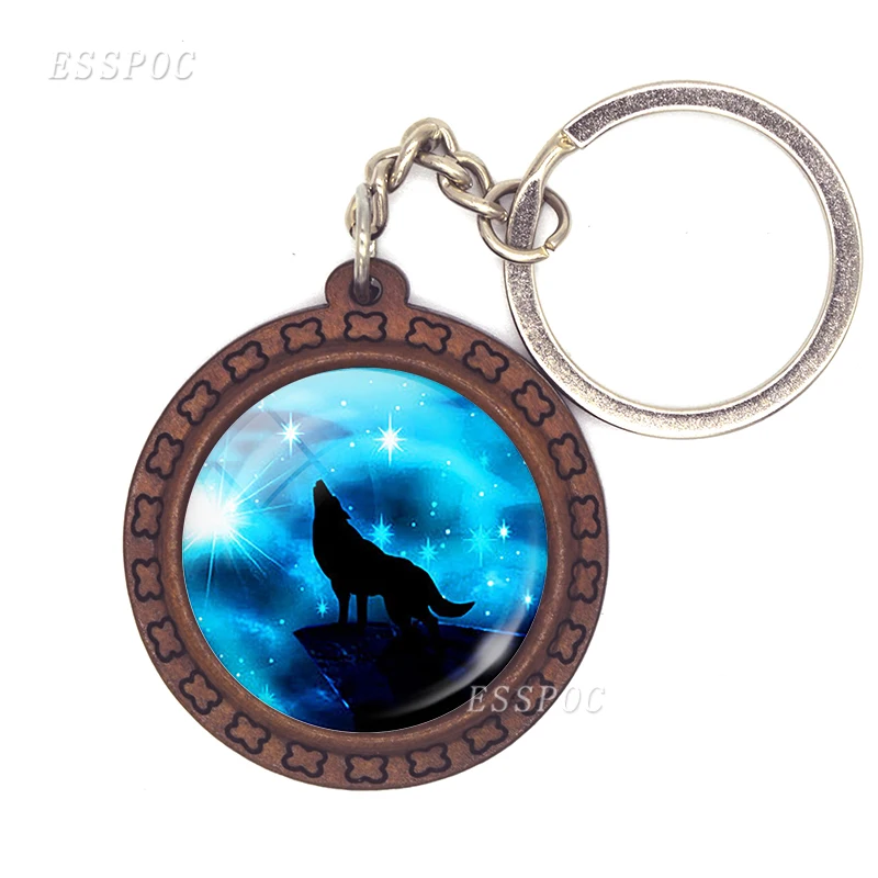 Винтажный деревянный брелок с волком Воющий На Луну стеклянный кабошоном -