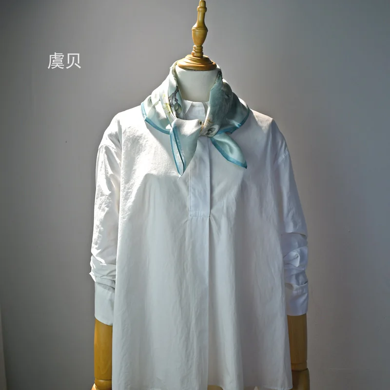 Шарф из натурального шелка светло-зеленого цвета маленький квадратный для