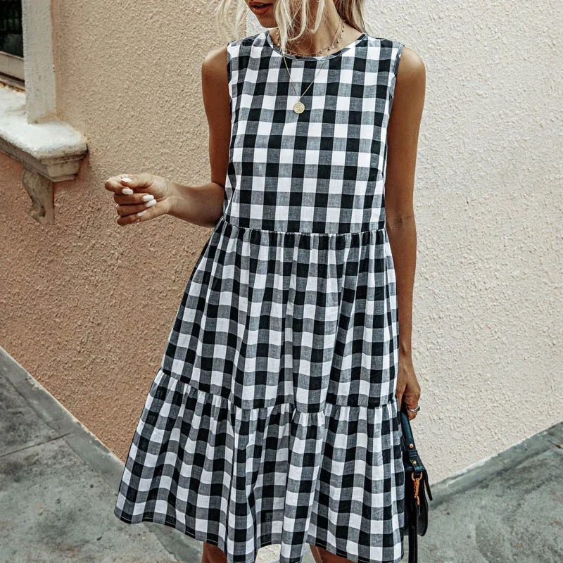 Женское пляжное платье в горошек с оборками свободное мини без рукавов стиле