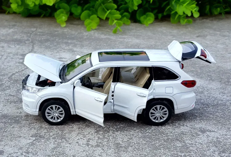 1:32 Масштаб Литой Сплав металлическая модель автомобиля SUV для TOYOTA Highlander Коллекция Модель внедорожный автомобиль звук и светильник