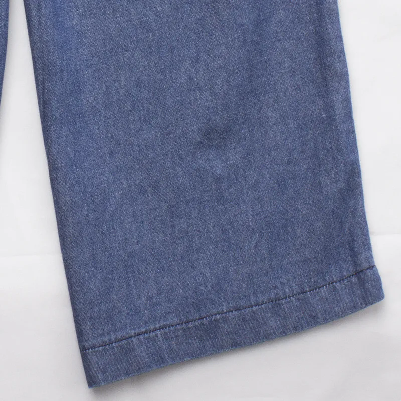 Детский летний костюм из белой кружевной рубашки и джинсовых брюк с широкими