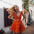 Женское мини-платье с оборками, V-образным вырезом