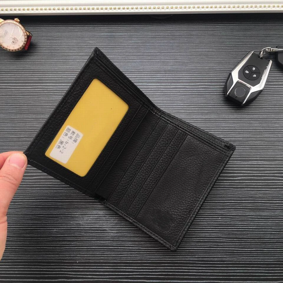 

Luxury high-quality wallet is compact and portable. New style of pressing grid