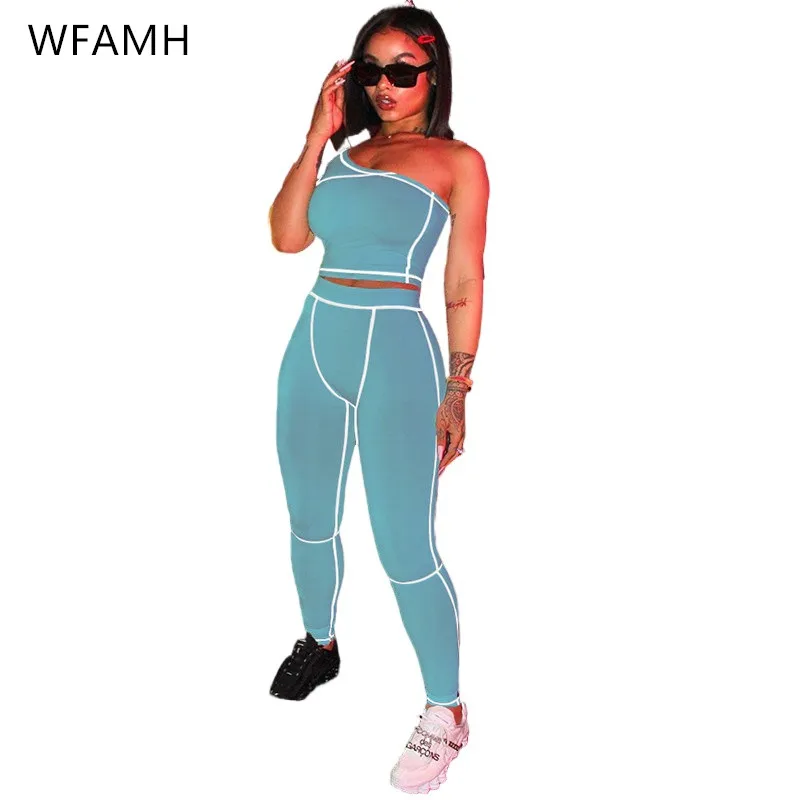 

2021 Summer New Women's Slanted Shoulder Short Sports Vest With Contrast Color Buttocks Leggings Two-piece Yoga Suit Polyester