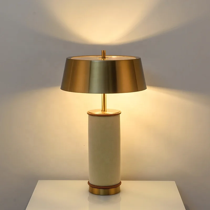 Кожаная основа Золотая Металлическая лампа навес Светодиодная настольная Dask
