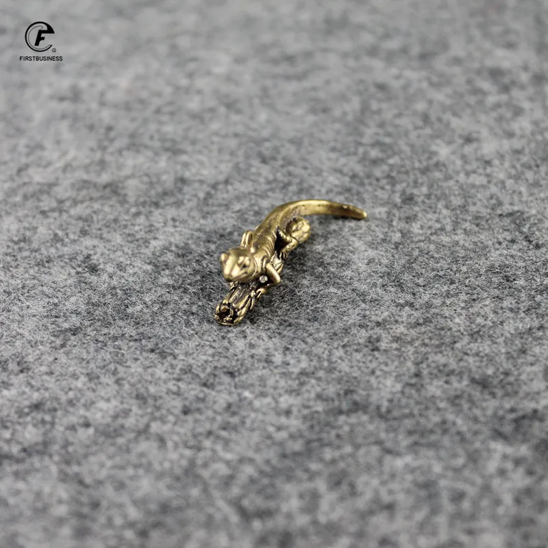 Медная тропическая пустыня животное ящерица статуя Ретро латунь Хамелеон