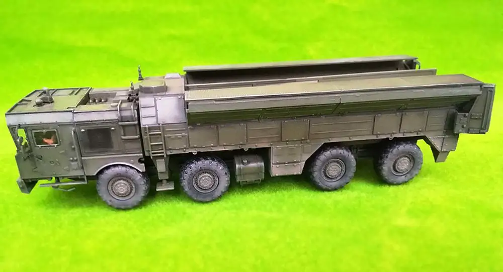 RUSSIAN ISKANDER-M Missile 1/72 tank model finished non diecast MODEL COLLECT |