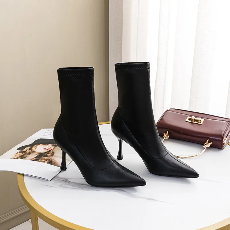 

Женская обувь, Роскошные Дизайнерские Сапоги до середины икры, женская зимняя обувь, модная привлекательная Женская резиновая кожаная обув...