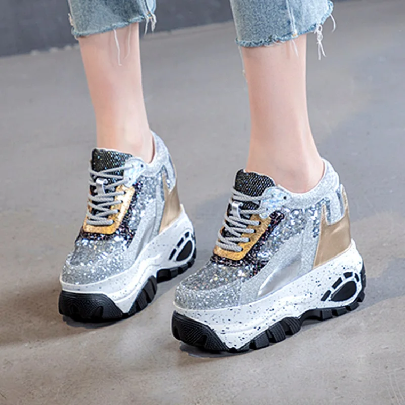 Женские кроссовки из натуральной кожи демисезонные повседневные на танкетке